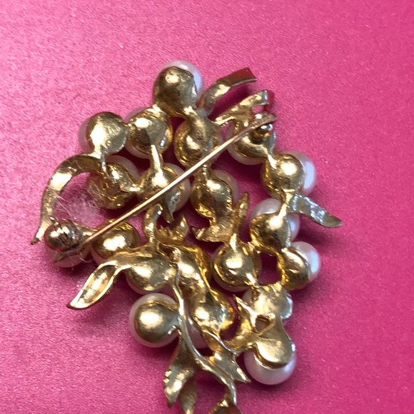 Beautiful Pin - Picture 2 of 2